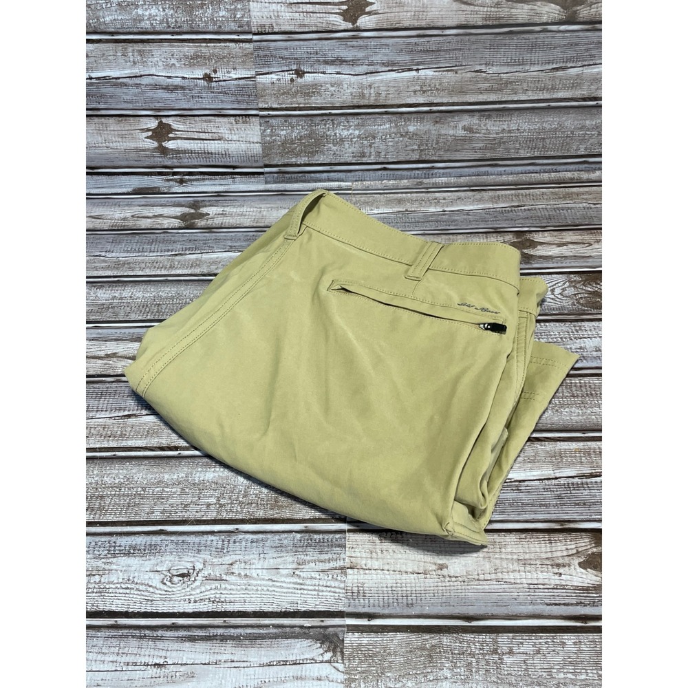 Eddie Bauer Travex Chino Shorts Tan Men's Size 40 10in Inseam‎